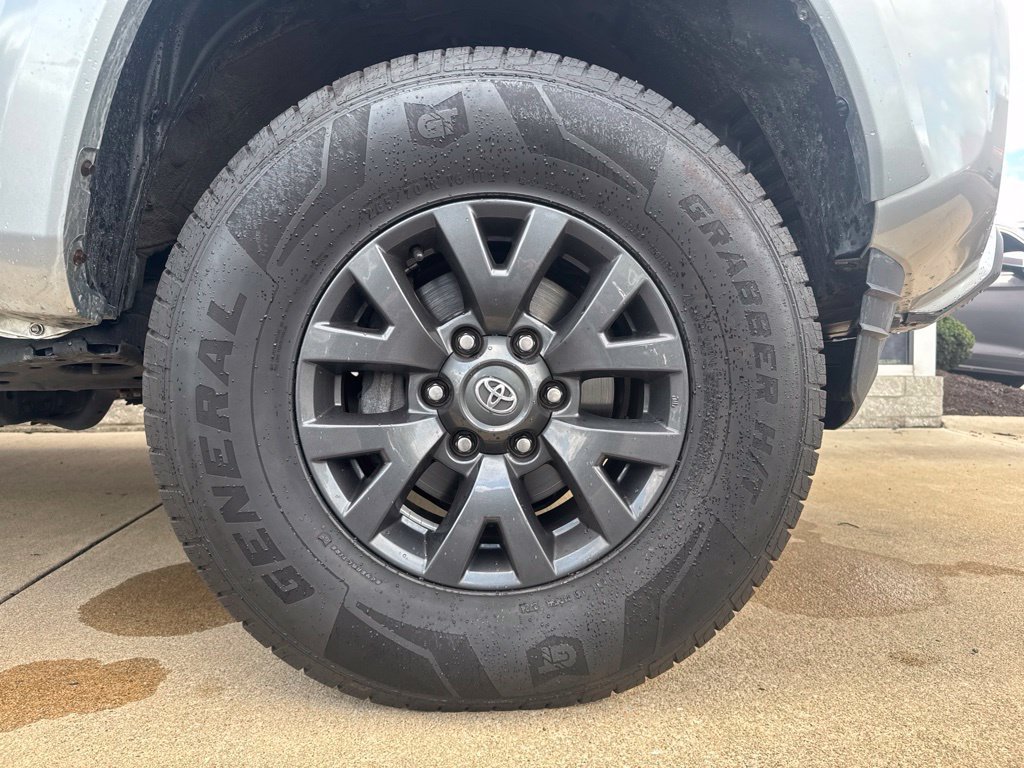 Used 2023 Toyota Tacoma SR5 AWD/4WD image 24