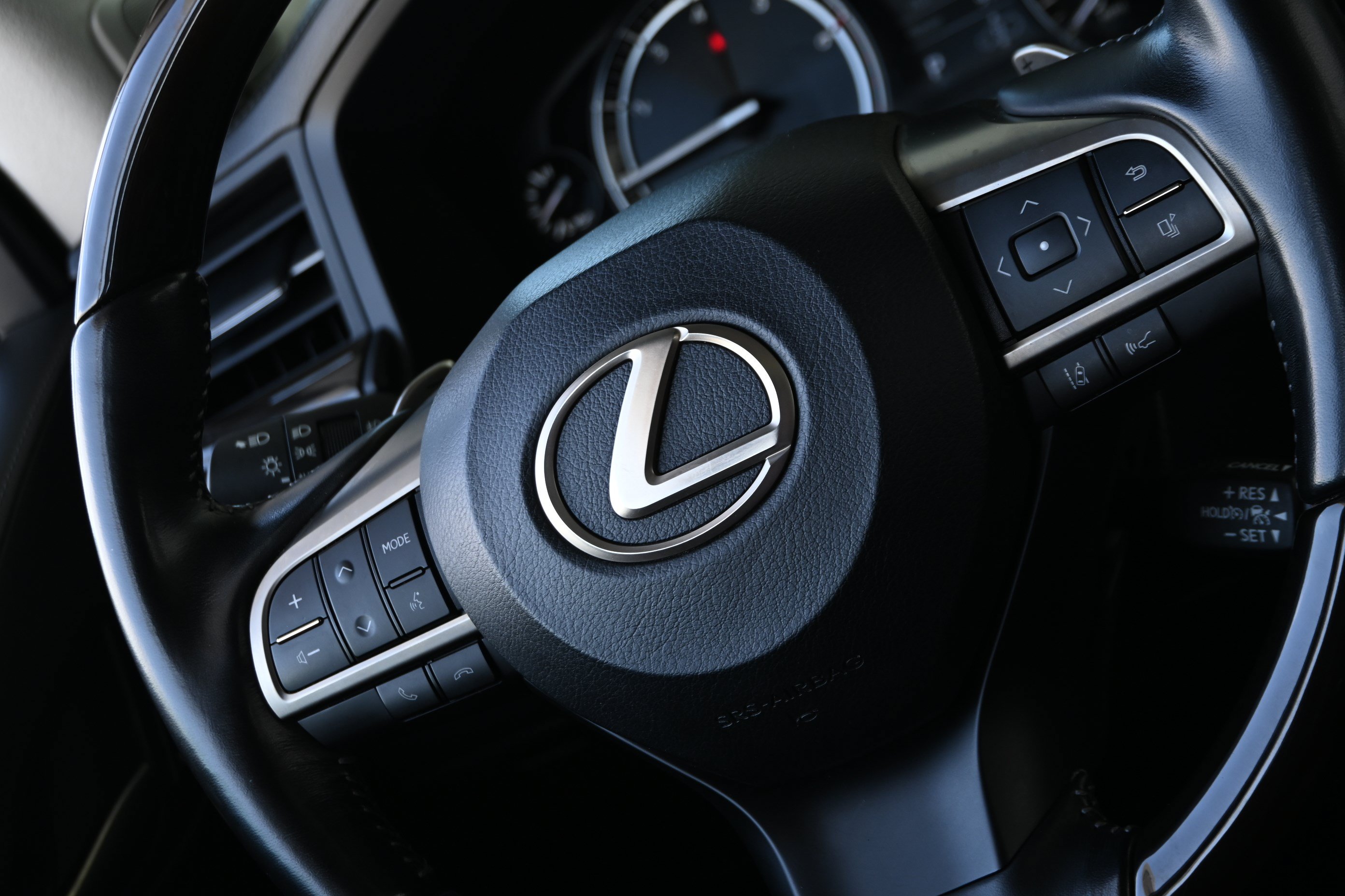 Used 2021 Lexus LX 570 4WD w/ Luxury Package image 26