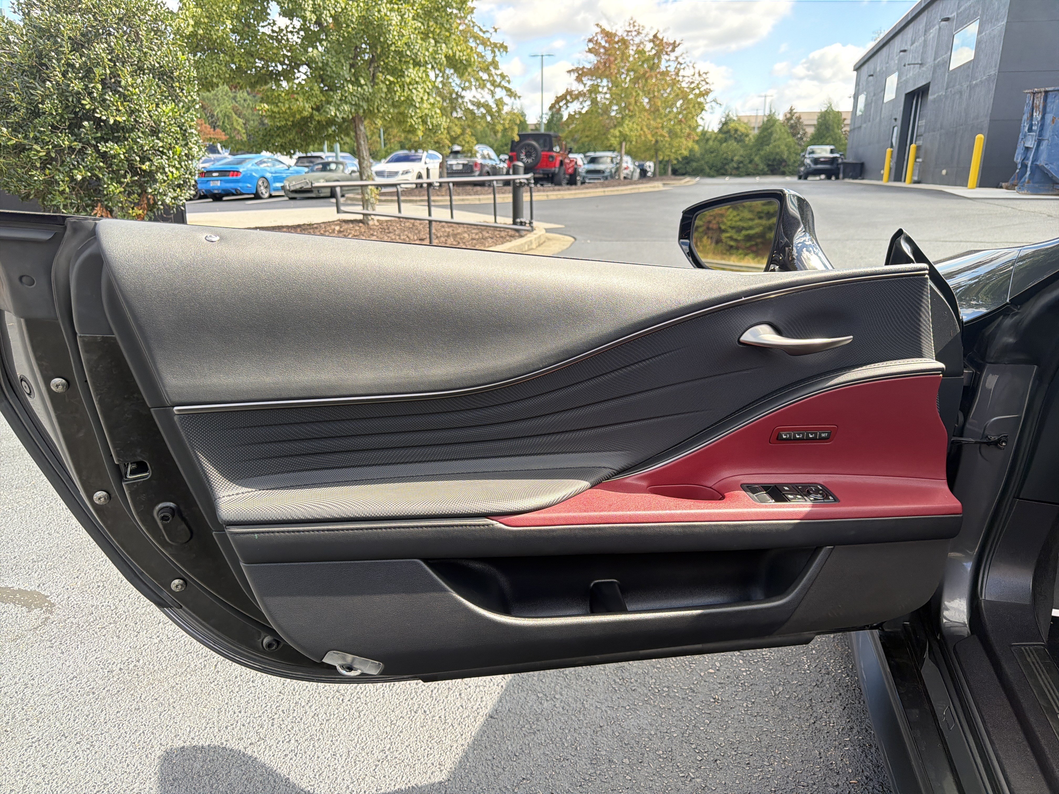 Used 2024 Lexus LC 500 Convertible w/ Touring Package RWD image 23