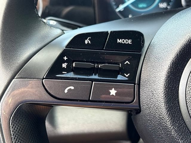 Used 2025 Hyundai Elantra SEL FWD image 19