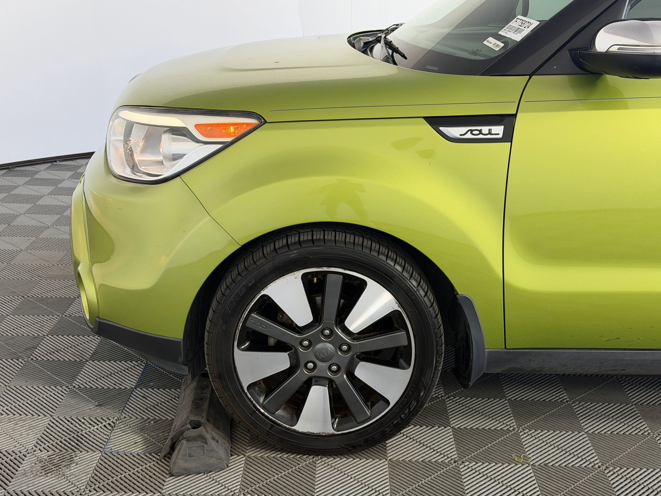 Used 2015 Kia Soul ! w/ Sun & Sound Package FWD image 11
