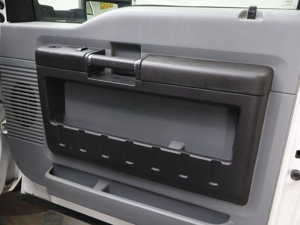 Used 2016 Ford F550 4x4 Regular Cab Super Duty image 11