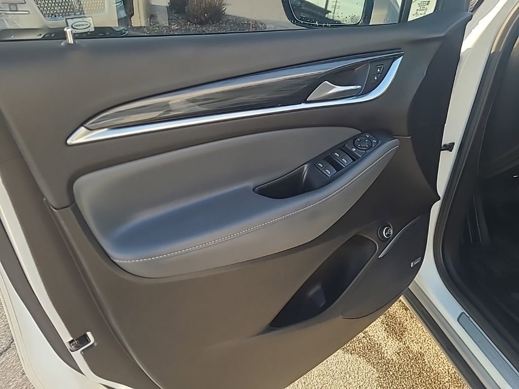 Used 2021 Buick Enclave Essence w/ Sound and Sites Package image 11