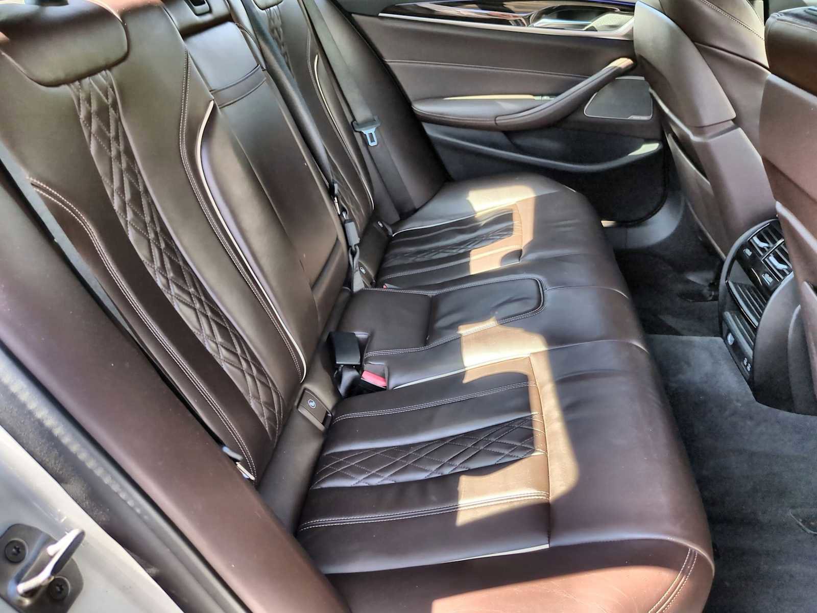 Used 2021 BMW 530i xDrive w/ Premium Package image 21