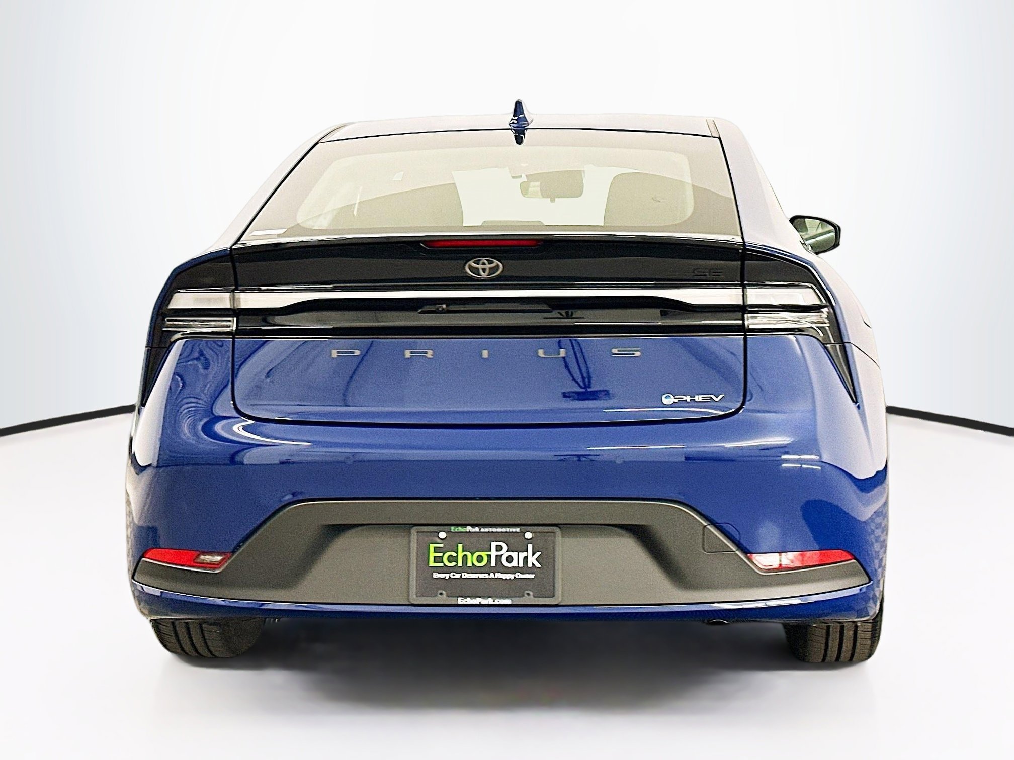 Used 2025 Toyota Prius Plug-In Hybrid image 7