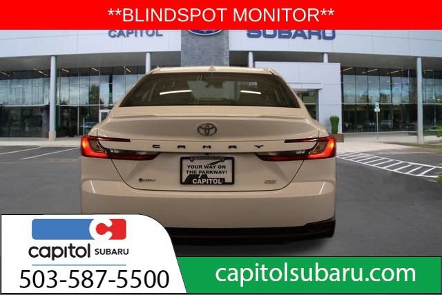 Used 2025 Toyota Camry SE image 4