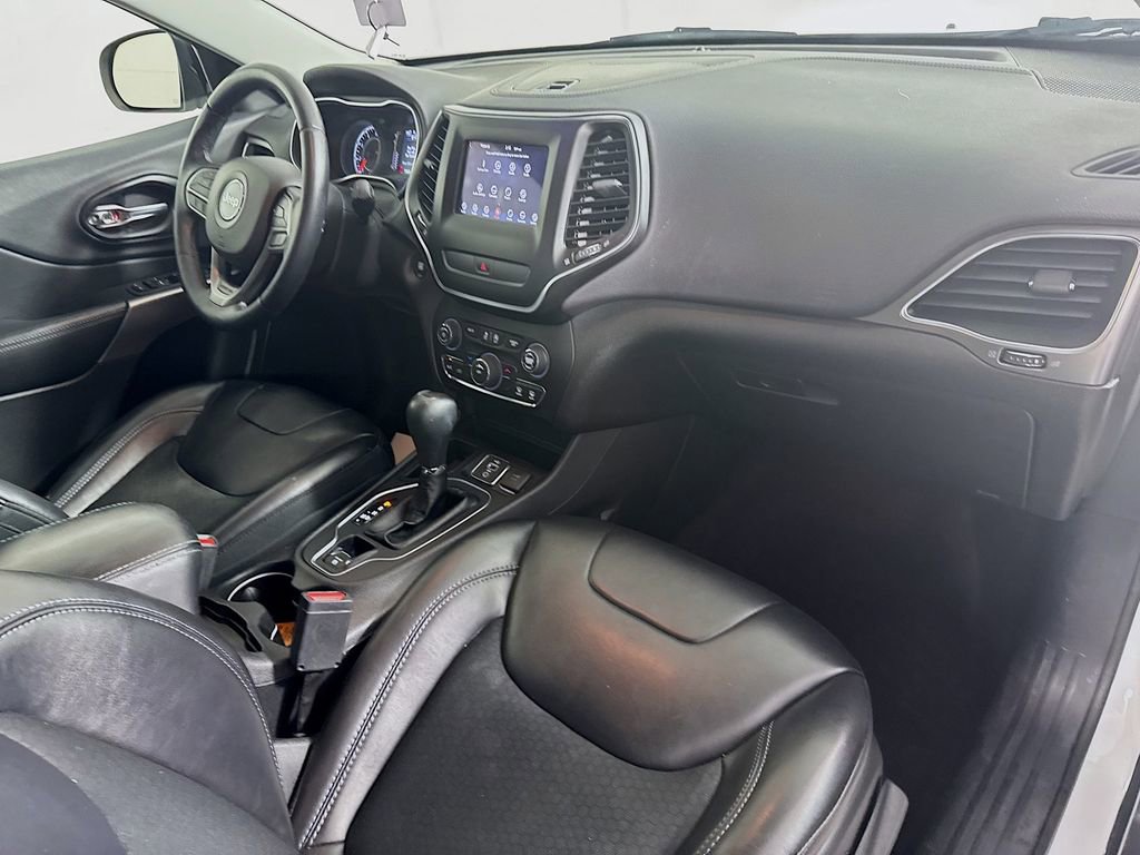 Used 2019 Jeep Cherokee Latitude Plus image 33
