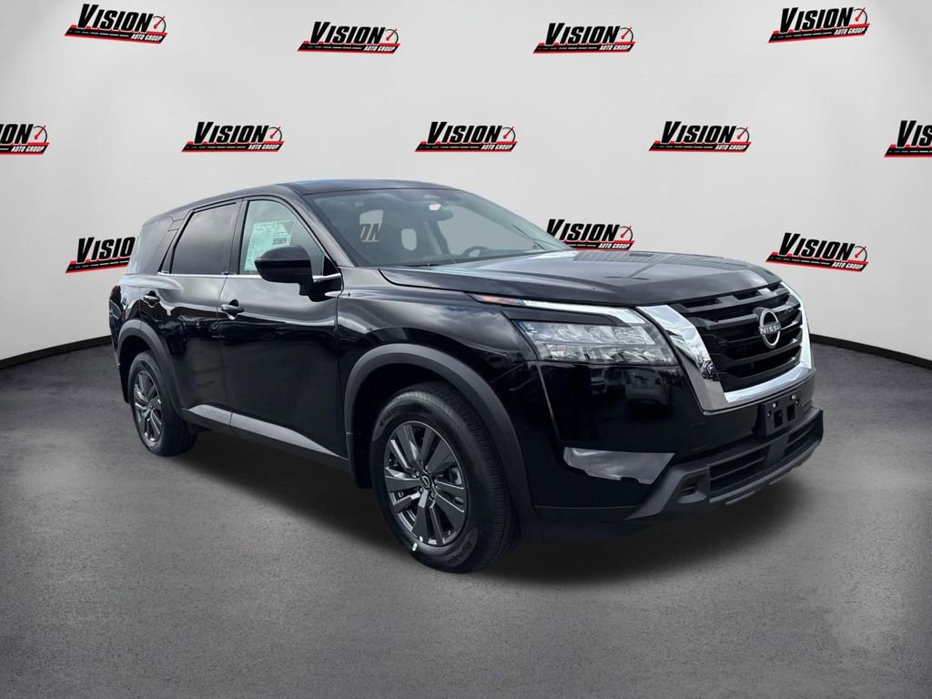 New 2025 Nissan Pathfinder S image 3