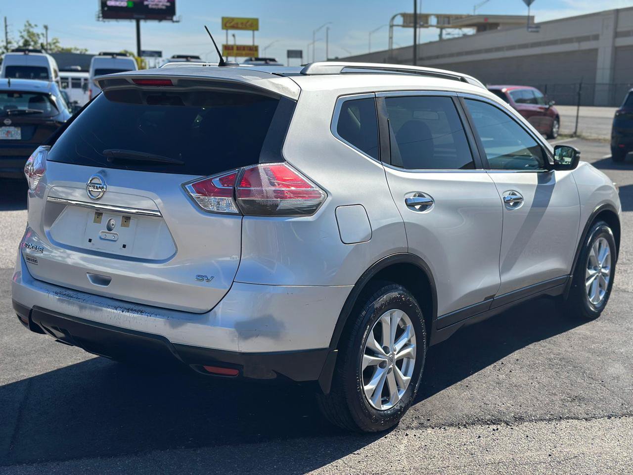 Used 2016 Nissan Rogue SV FWD image 5