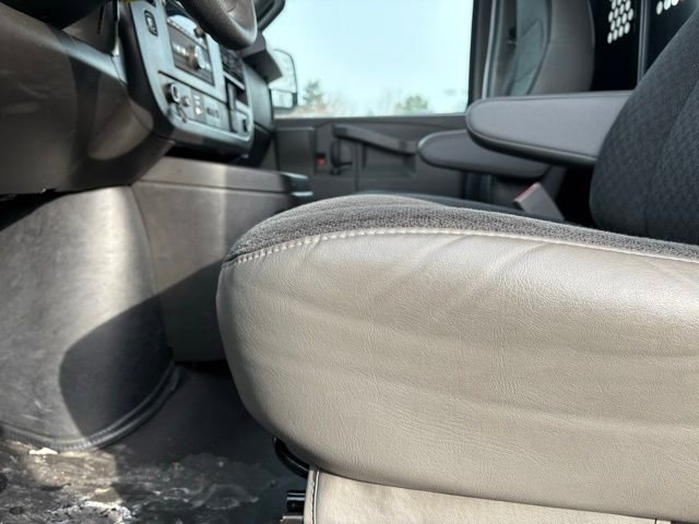 Used 2024 GMC Savana 2500 w/ Driver Convenience Package image 30