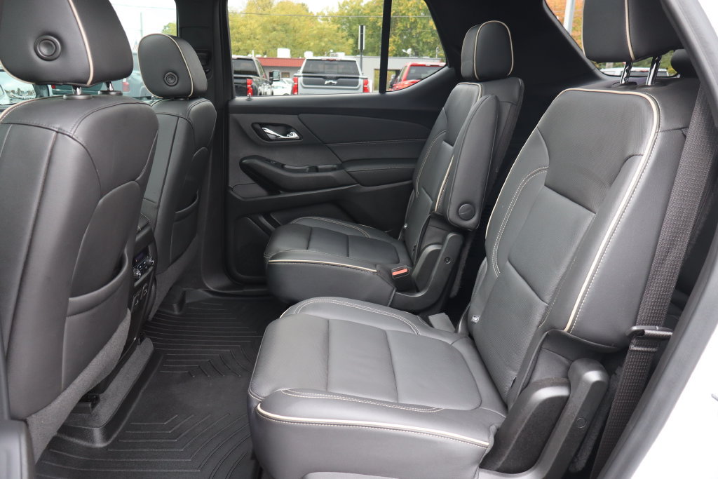Used 2022 Chevrolet Traverse Premier w/ Redline Edition AWD/4WD image 31