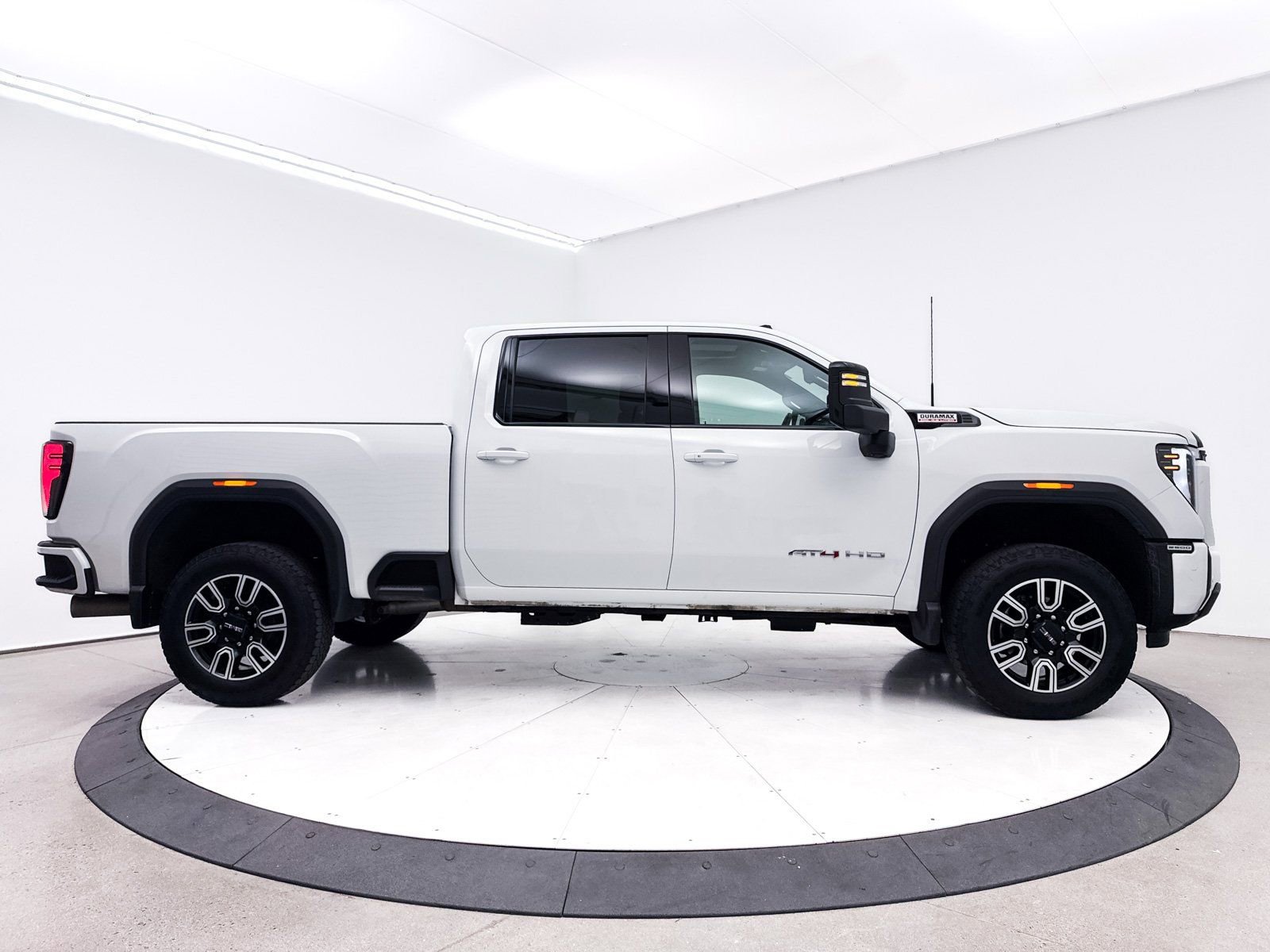 Used 2024 GMC Sierra 2500 AT4 w/ Technology Package image 52