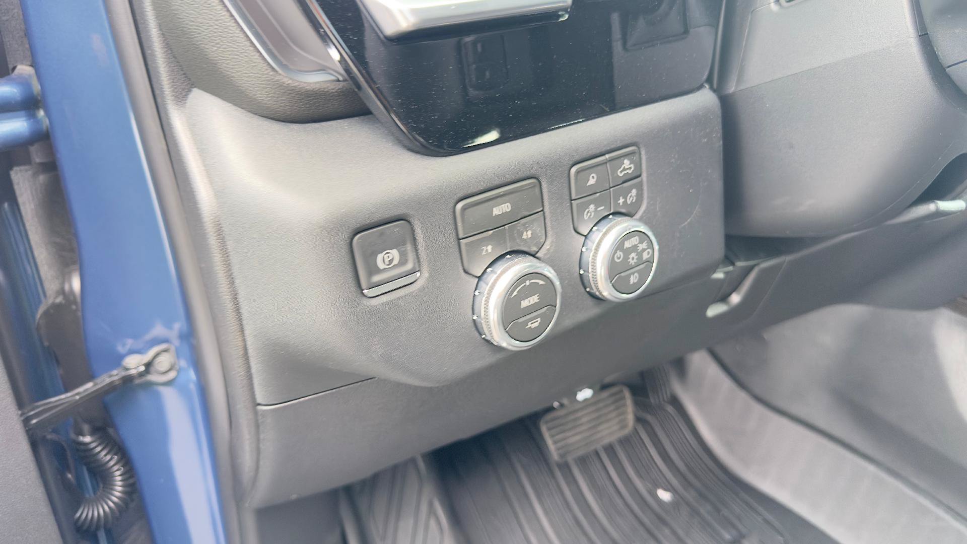New 2026 GMC Sierra 1500 Elevation w/ Elevation Premium Package AWD/4WD image 15