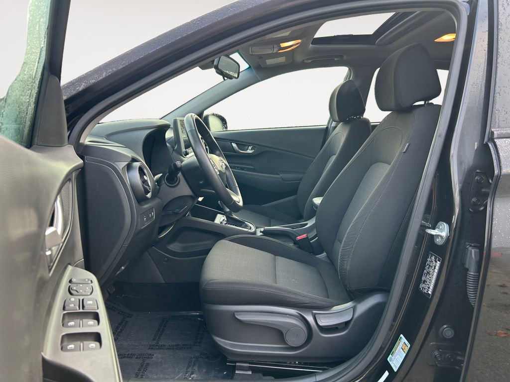 Used 2022 Hyundai Kona SEL w/ Convenience Package image 16