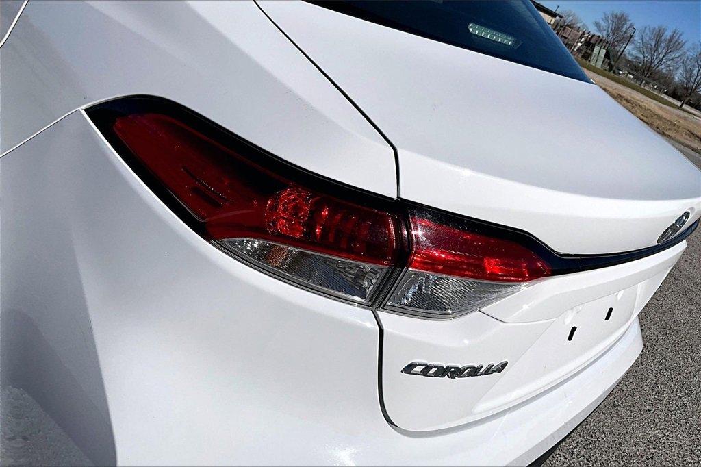Used 2024 Toyota Corolla LE image 25