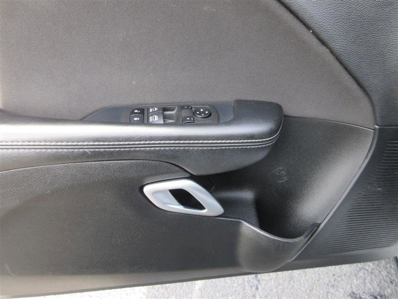 Used 2022 Dodge Challenger SXT image 11