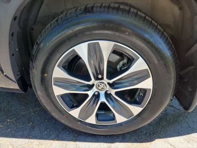 Certified 2020 Toyota Highlander XLE AWD/4WD image 26