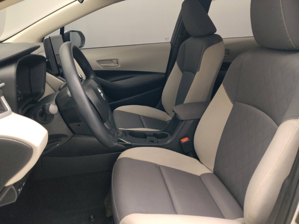 Used 2025 Toyota Corolla LE FWD image 17