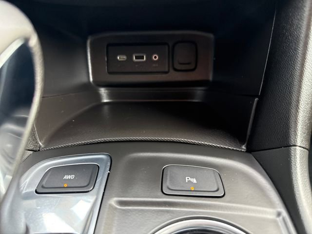 Used 2024 Chevrolet Equinox LT w/ LPO, Floor Liner Package image 30