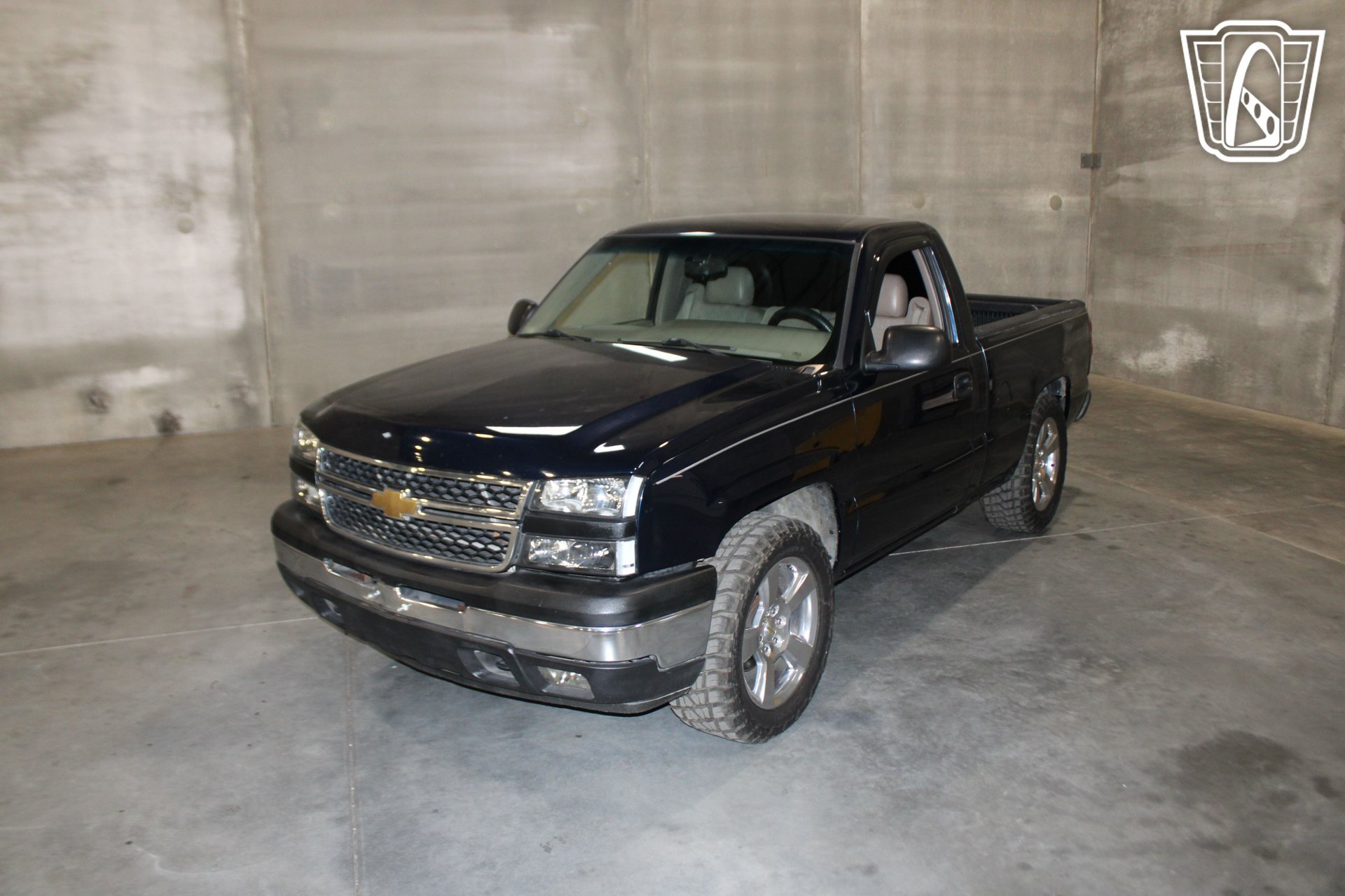 Used 2007 Chevrolet Silverado 1500 W/T RWD image 10