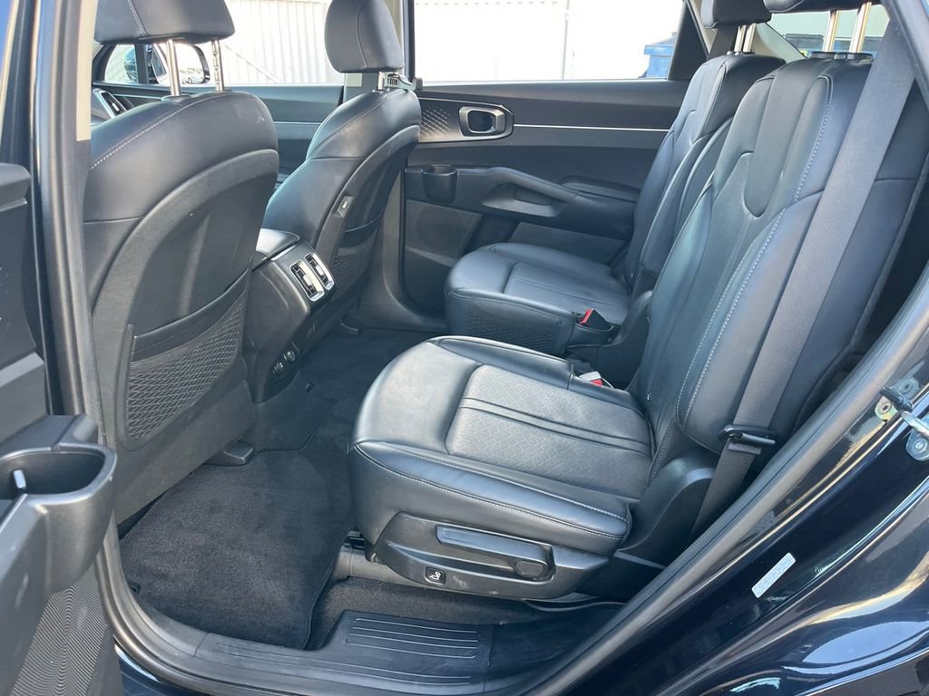 Used 2023 Kia Sorento EX w/ Panoramic Sunroof Package image 13