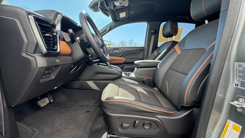 Used 2024 GMC Canyon AT4 w/ Canyon Safety Plus Package image 22