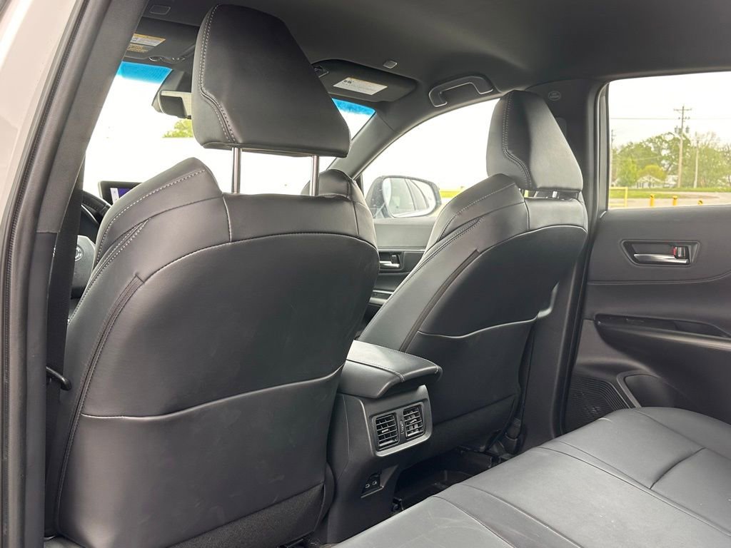 Used 2023 Toyota Venza Nightshade AWD/4WD image 13
