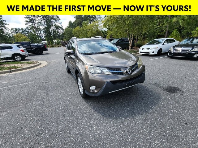 Used 2014 Toyota RAV4 XLE AWD/4WD image 3