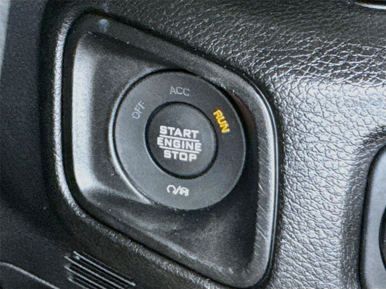 Used 2024 Jeep Gladiator Sport AWD/4WD image 11