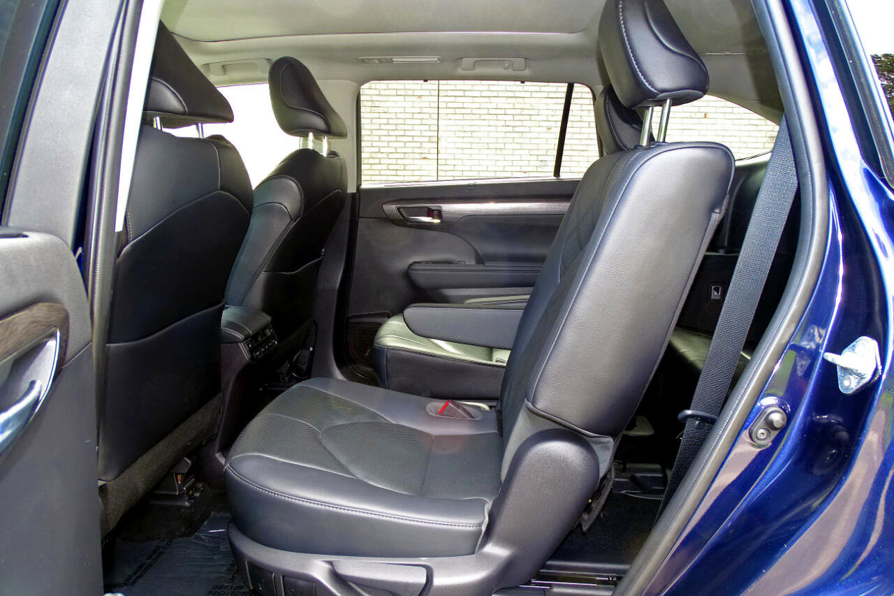 Used 2022 Toyota Highlander Platinum image 16