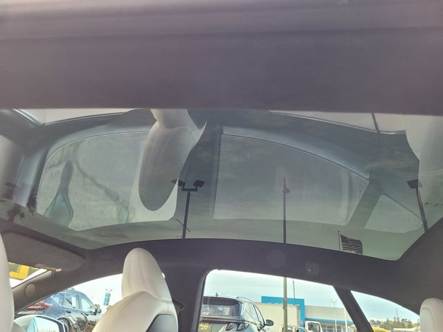 Used 2022 Tesla Model S Plaid image 18