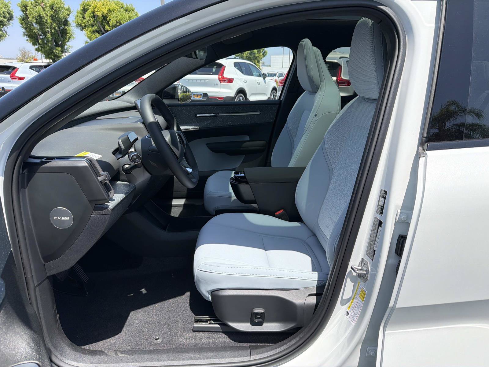 New 2026 Volvo EX30 Ultra AWD/4WD image 13