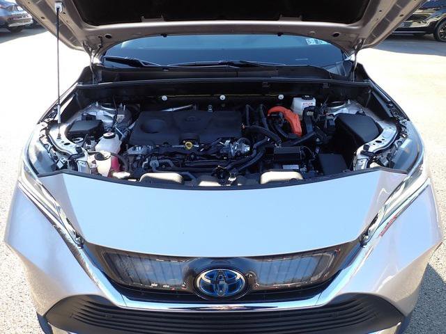 Certified 2023 Toyota Venza XLE image 13