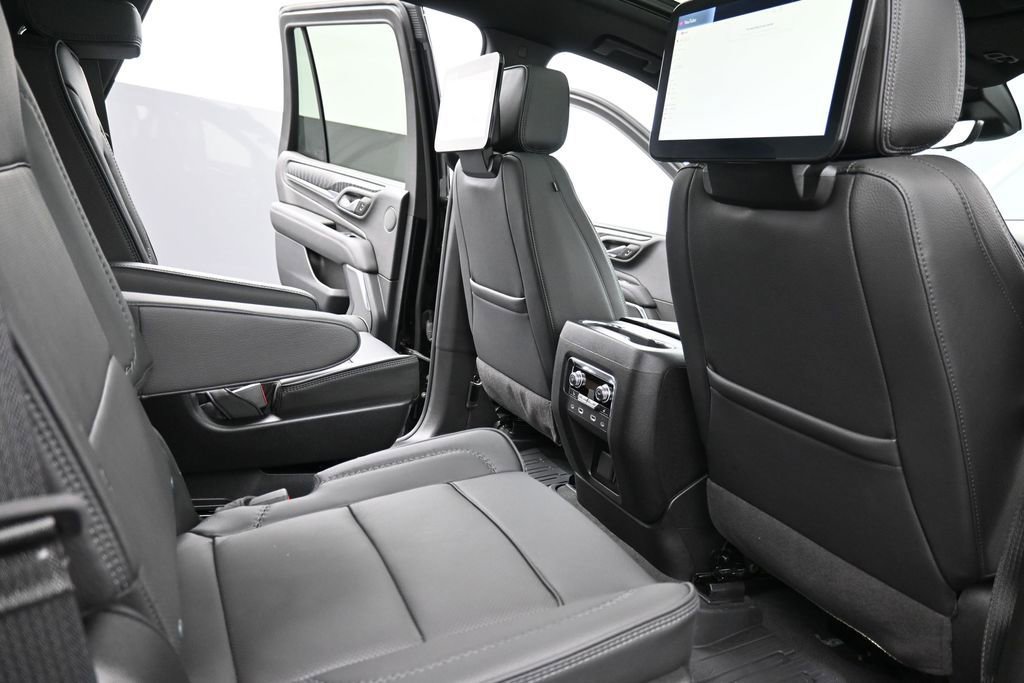 Used 2024 GMC Yukon Denali w/ Denali Reserve Package AWD/4WD image 21