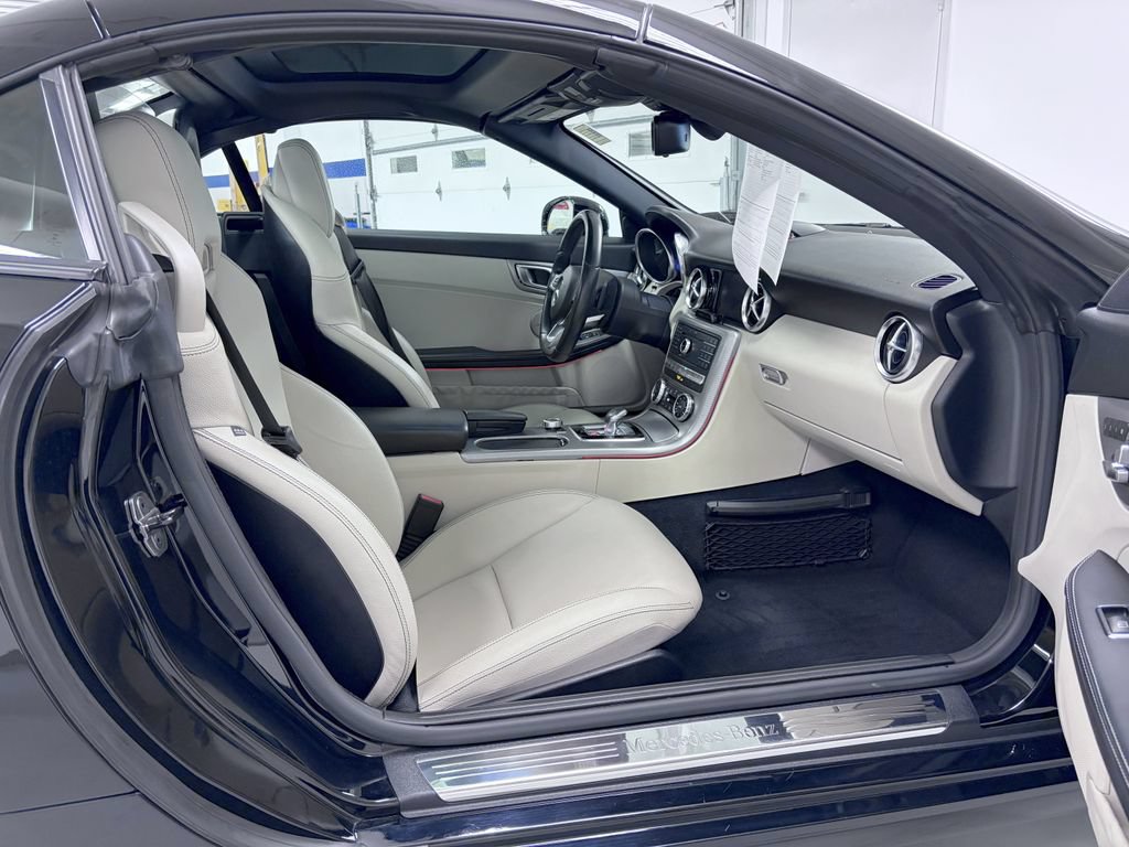 Used 2017 Mercedes-Benz SLC 300 image 17