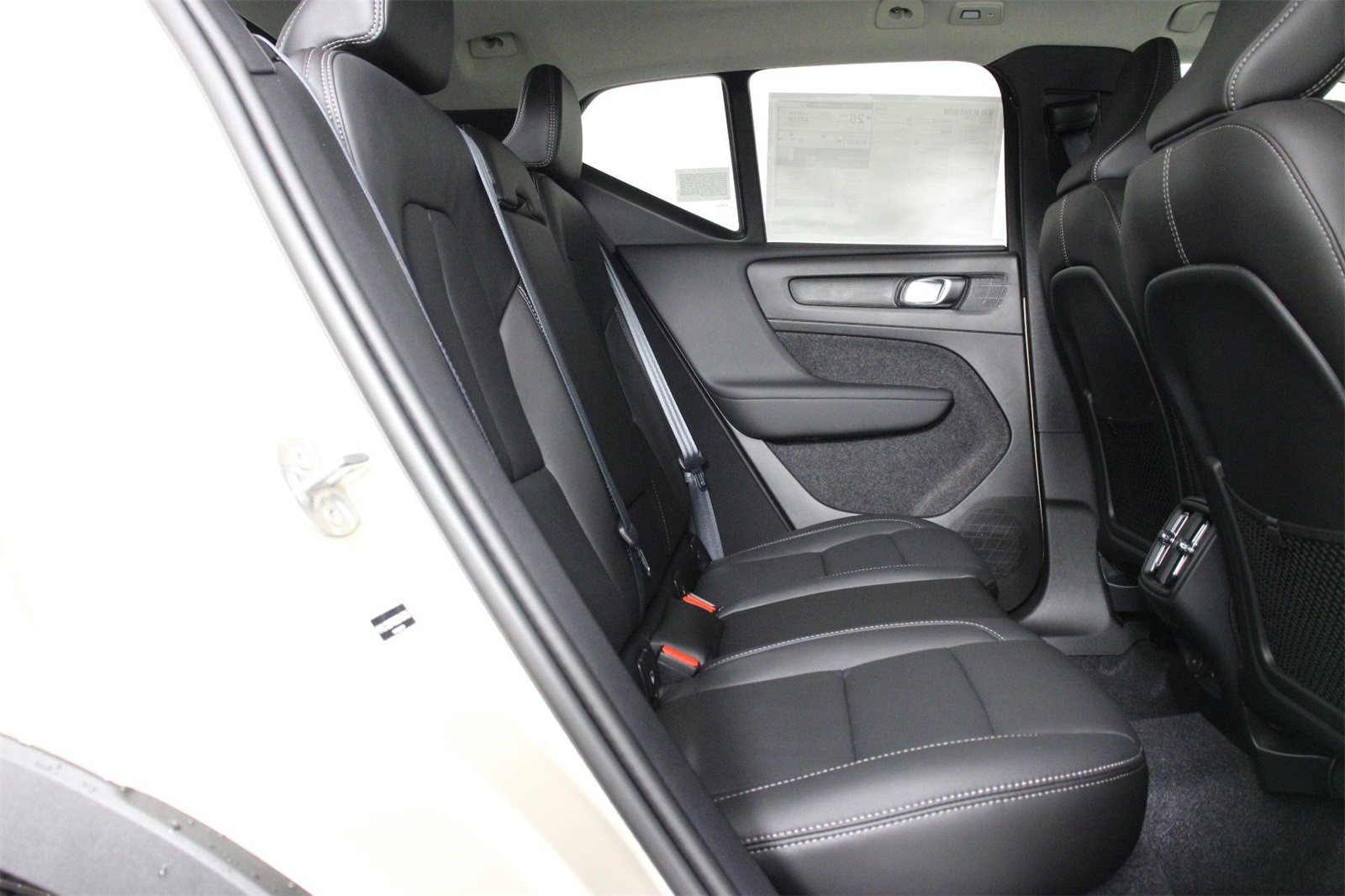 New 2025 Volvo XC40 B5 Ultra w/ Climate Package image 11