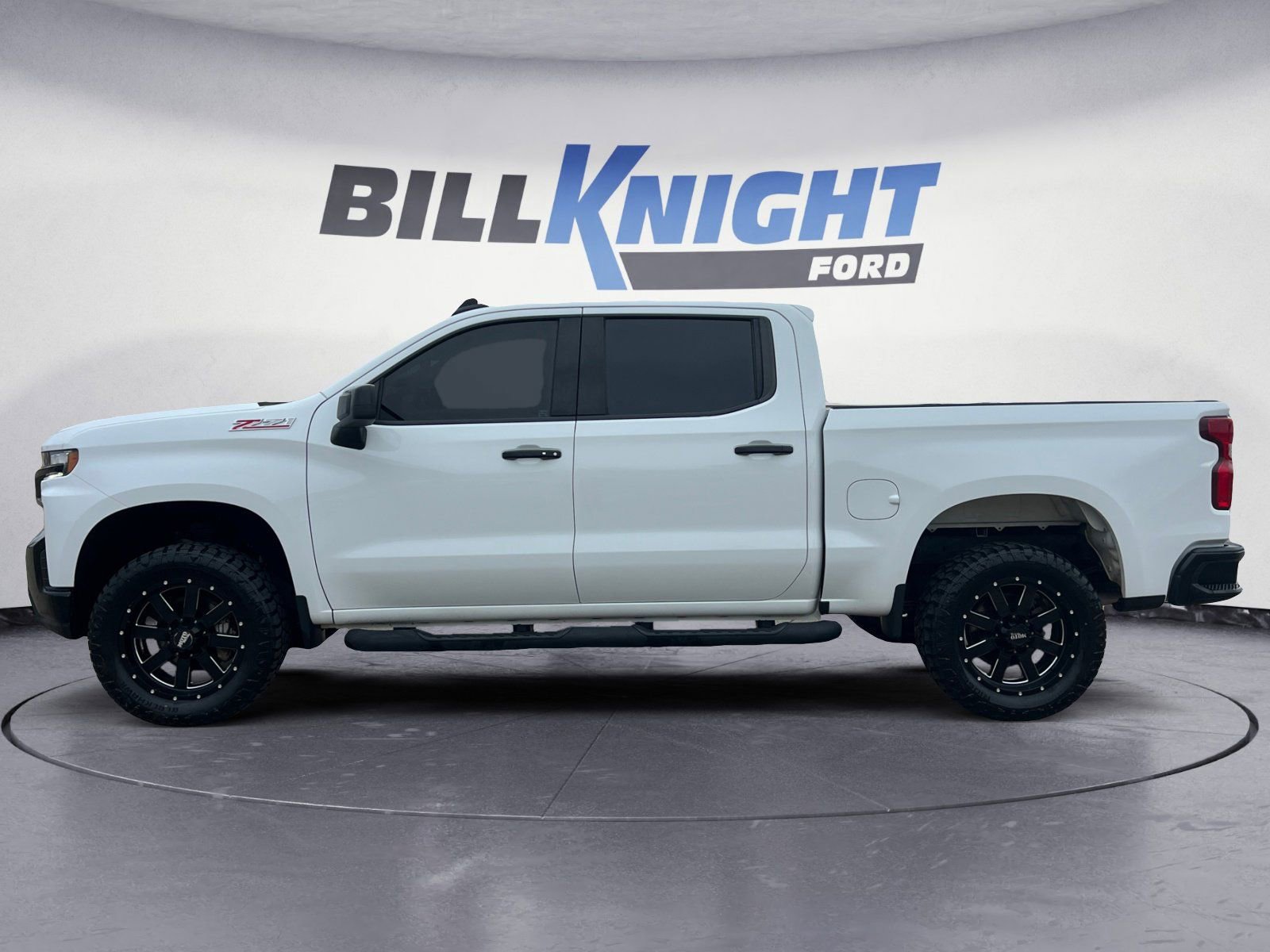 Used 2021 Chevrolet Silverado 1500 LT Trail Boss w/ LPO, Dark Essentials Package AWD/4WD image 2