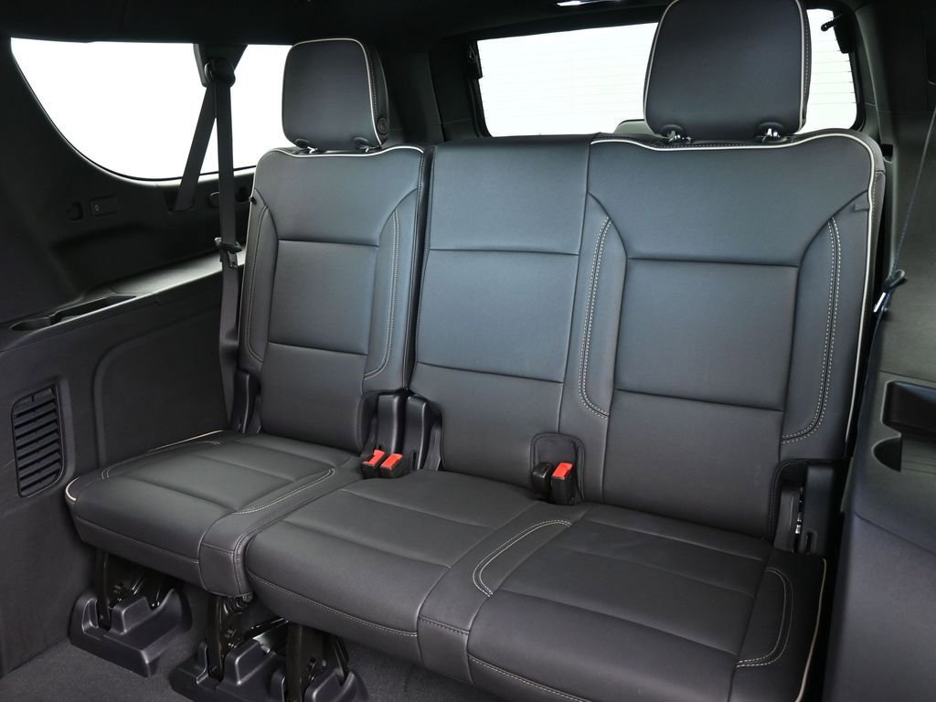 New 2025 Chevrolet Suburban Premier image 42