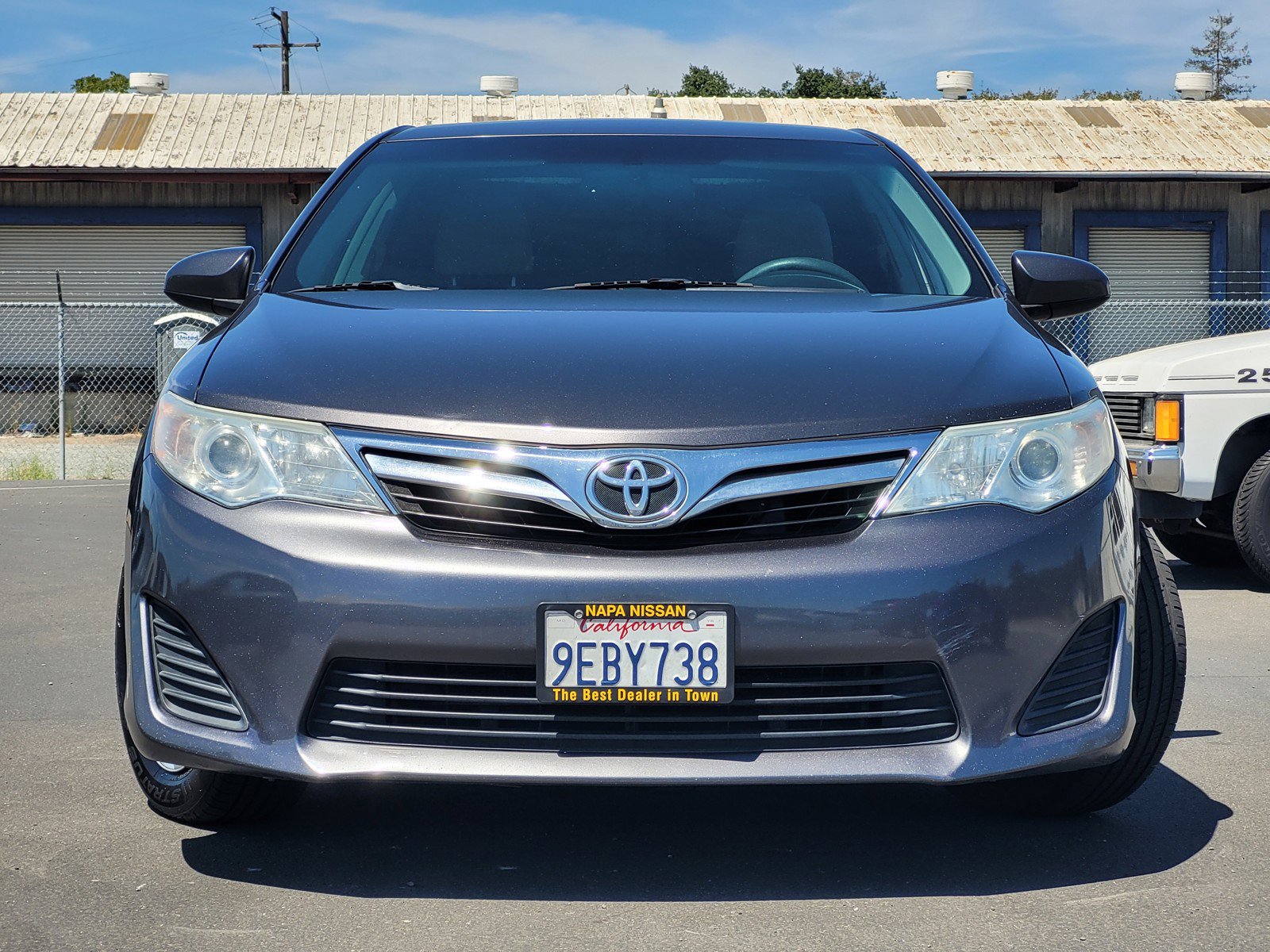 Used 2014 Toyota Camry LE FWD image 2