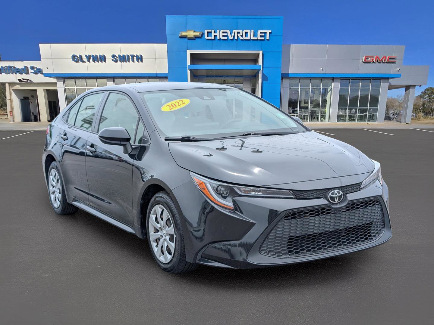 Used 2022 Toyota Corolla LE FWD image 3