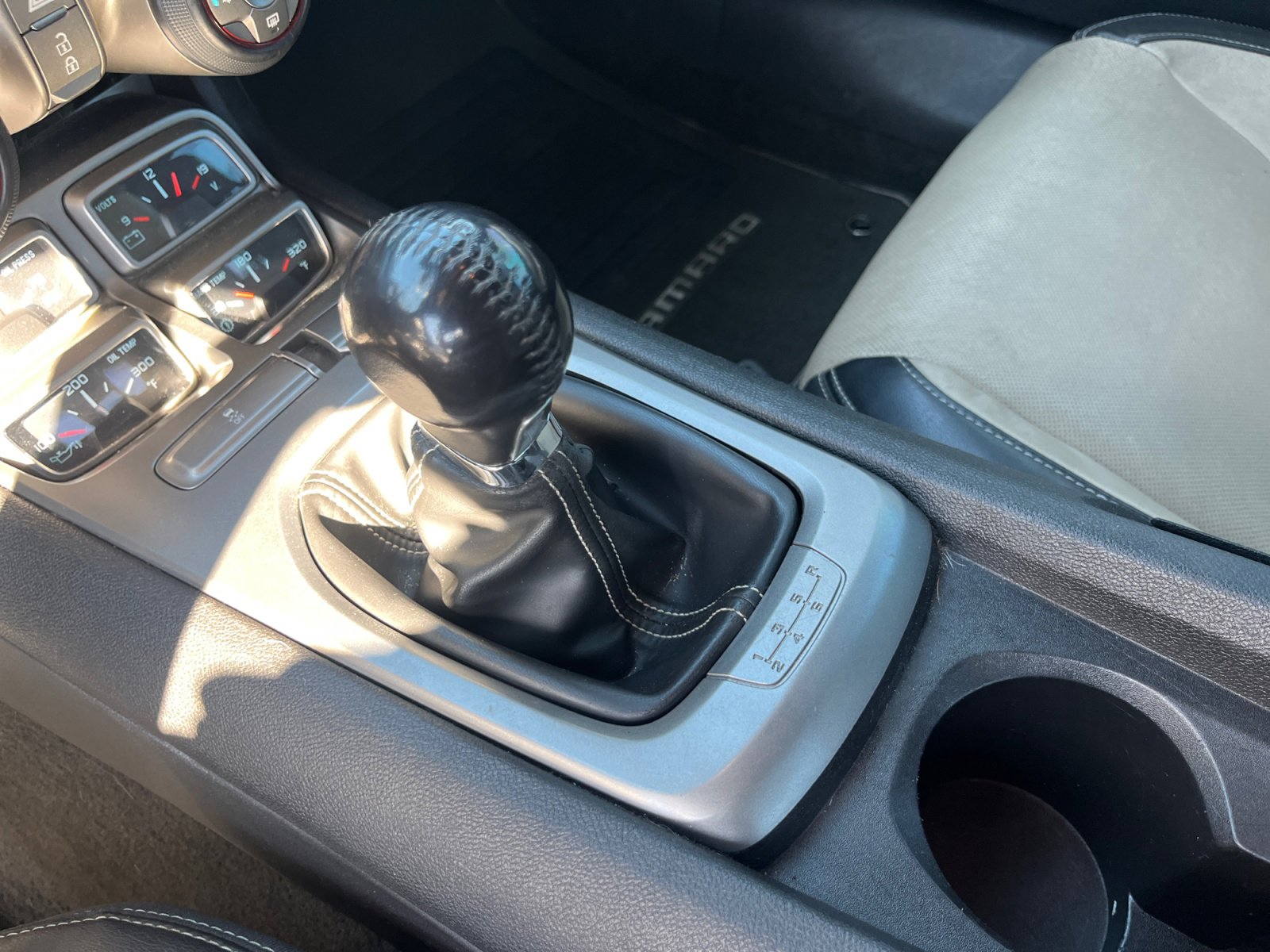 Used 2010 Chevrolet Camaro SS image 29