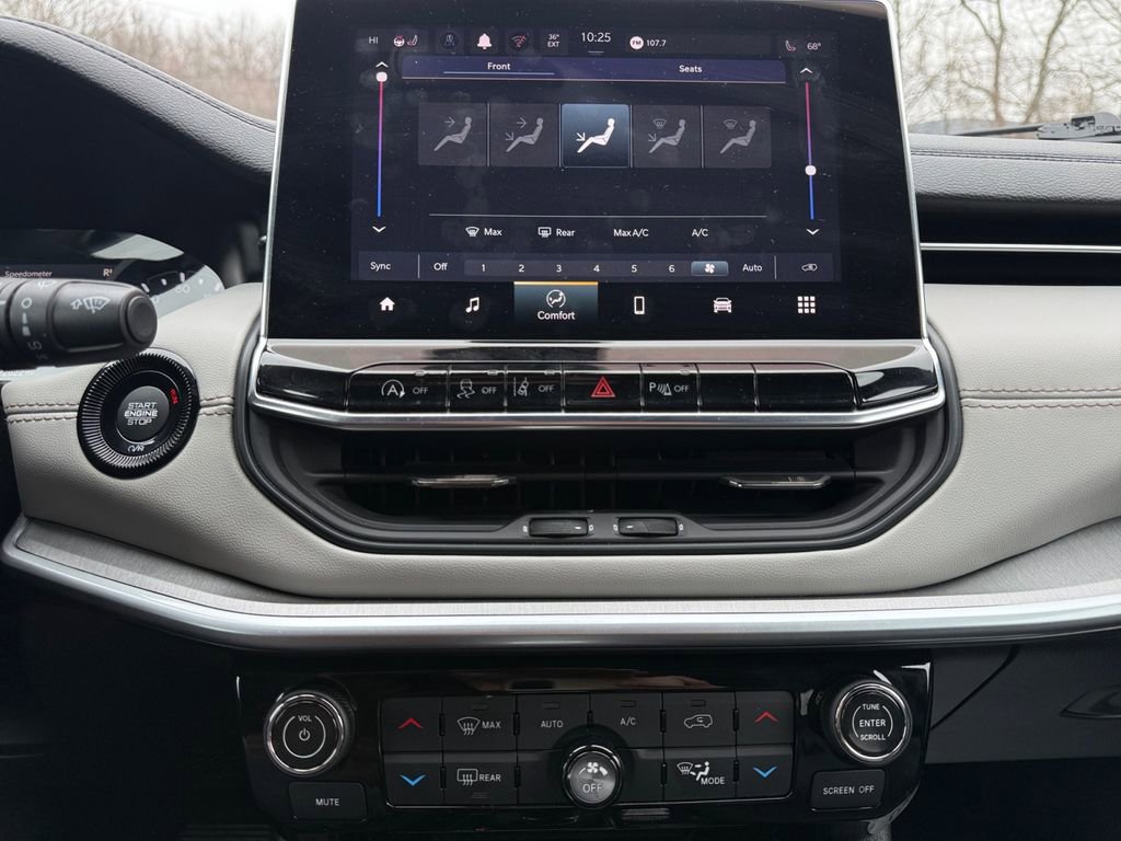 Used 2025 Jeep Compass Limited image 29