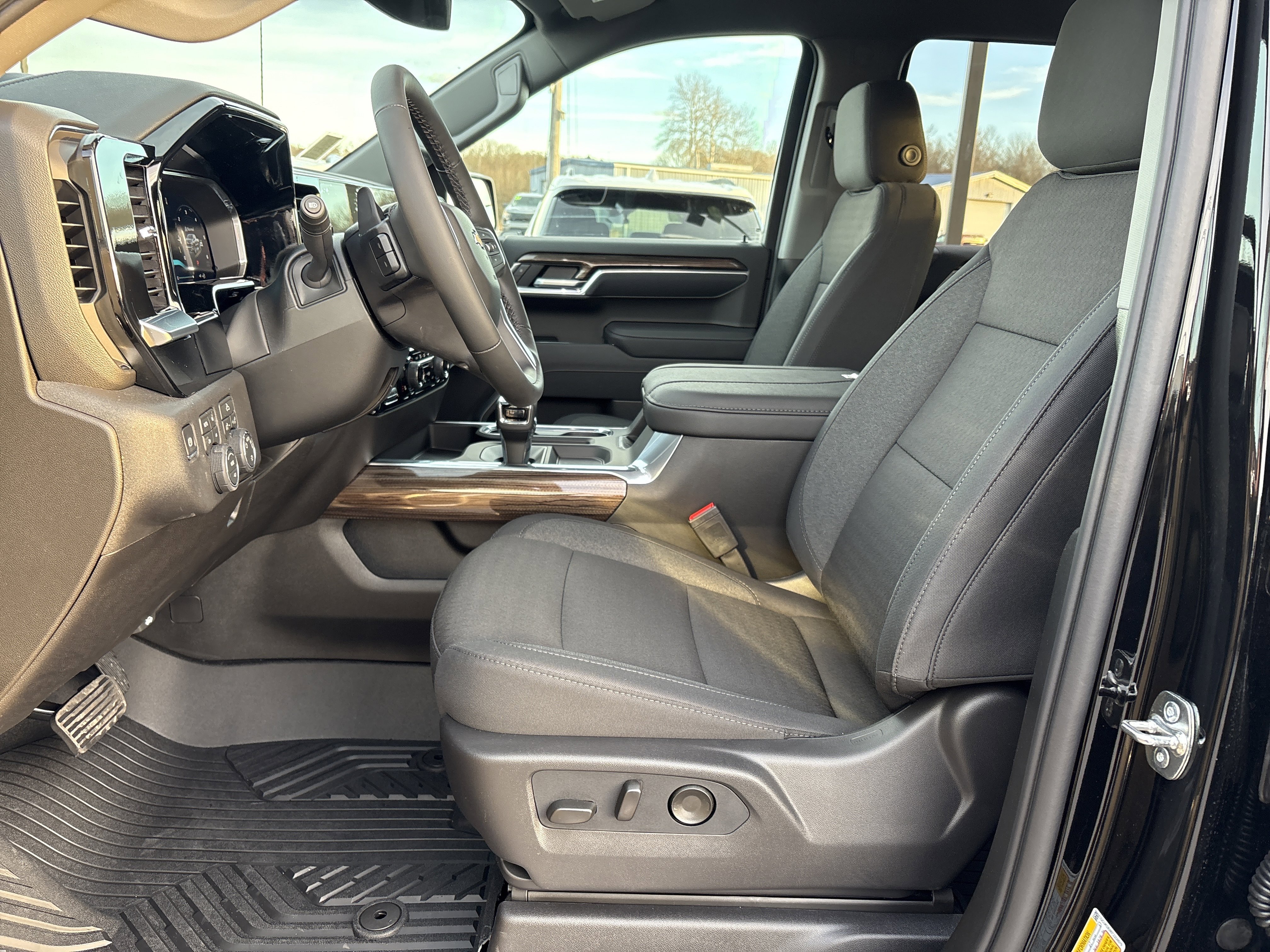 New 2026 Chevrolet Silverado 1500 LT w/ All Star Edition Plus image 12