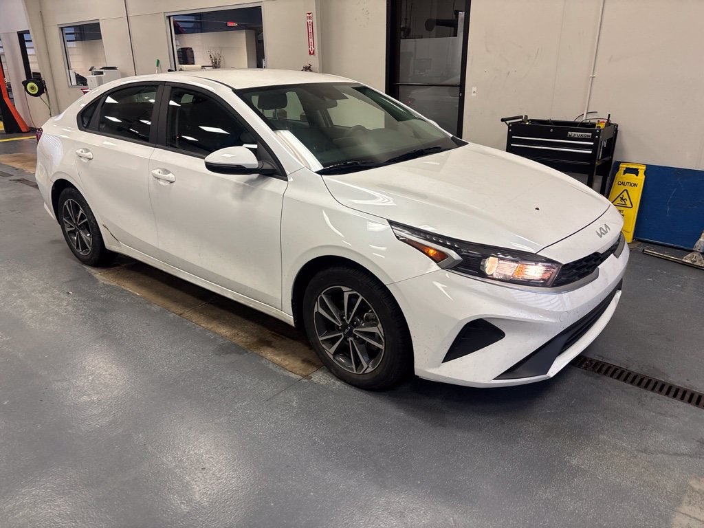 Used 2024 Kia Forte LXS w/ LXS Technology Package FWD image 1