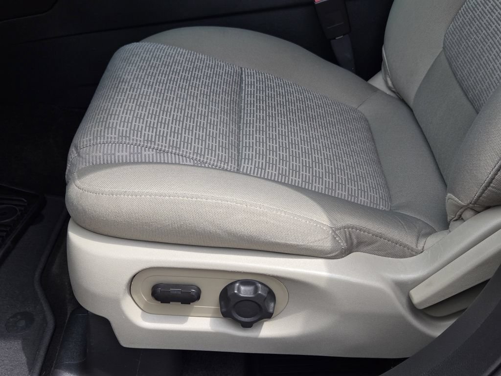 Used 2015 Ford Explorer XLT w/ Equipment Group 201B AWD/4WD image 26