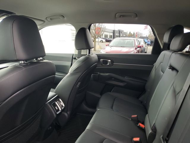 Certified 2025 Kia Sorento S image 8