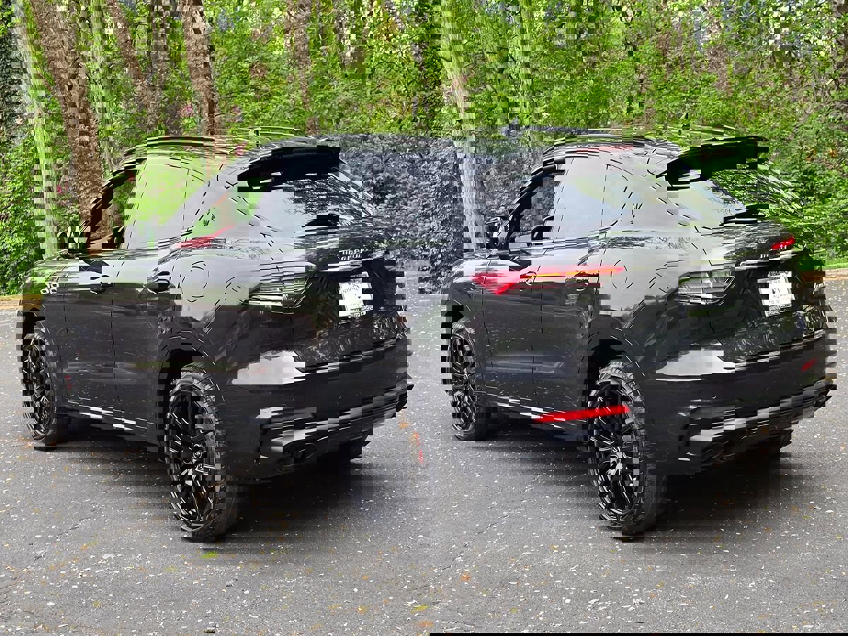 Used 2023 Maserati Levante Modena image 4