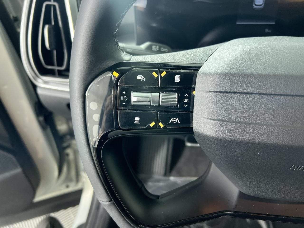 New 2026 Kia Sorento LX FWD image 17