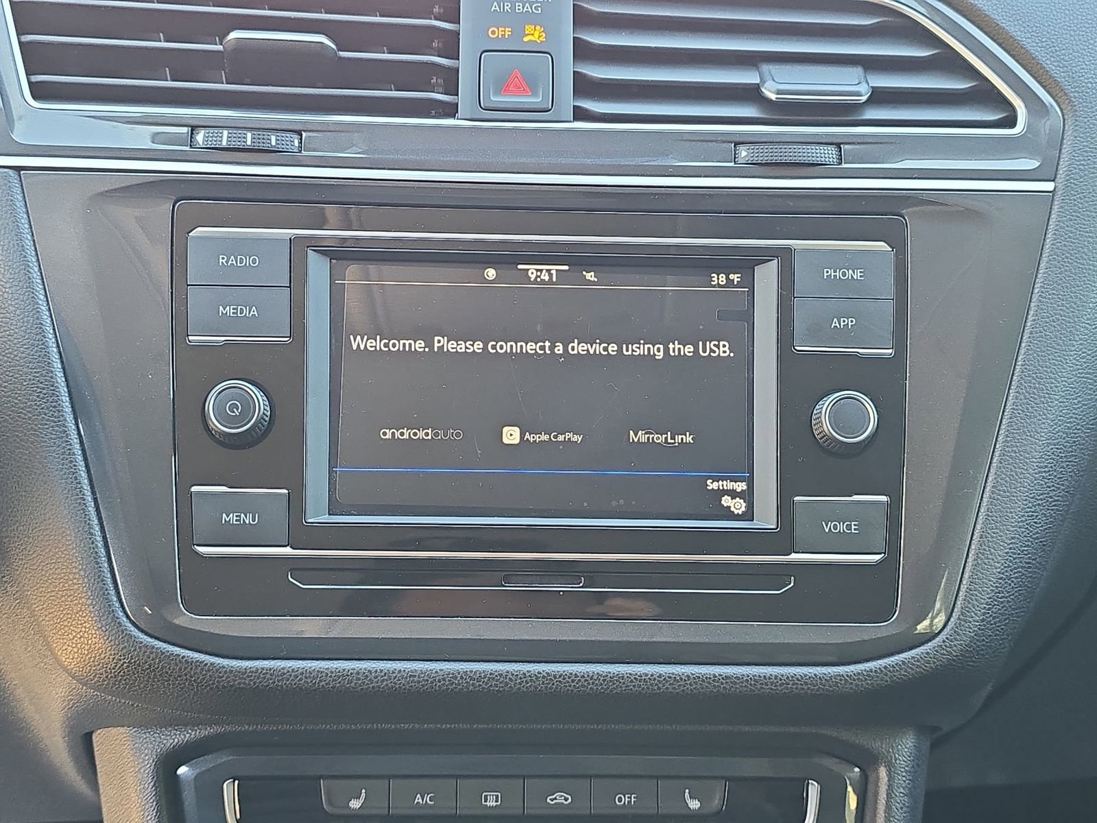 Used 2023 Volkswagen Tiguan S image 28