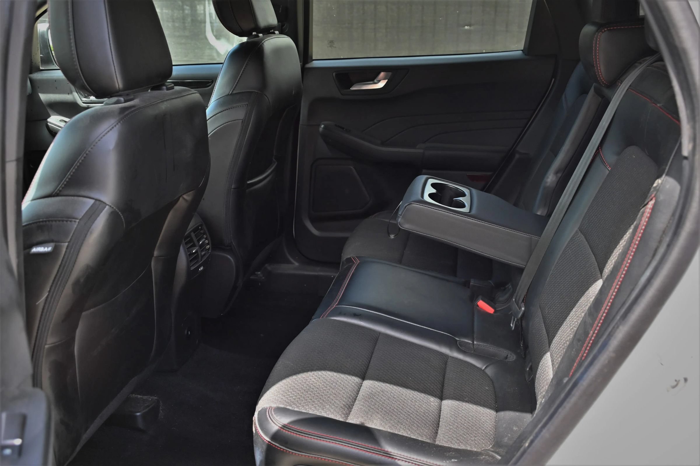 Used 2023 Ford Escape ST-Line w/ Cold Weather Package FWD image 15